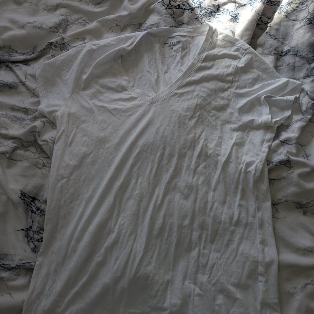 Mott & Bow White T-shirt